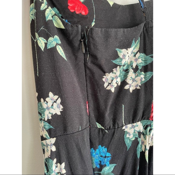 Floral Old Navy fit and flare dress - size medium - Picture 4 of 5